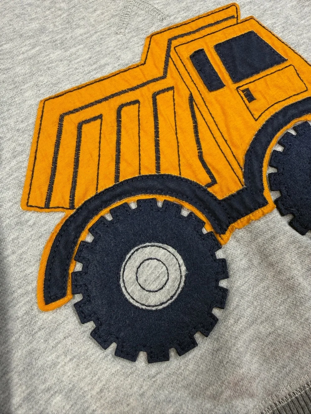 THE‎ CHILDRENS PLACE Boys 2T Sweatshirt Gray Dump Truck Graphic Raglan Crewneck